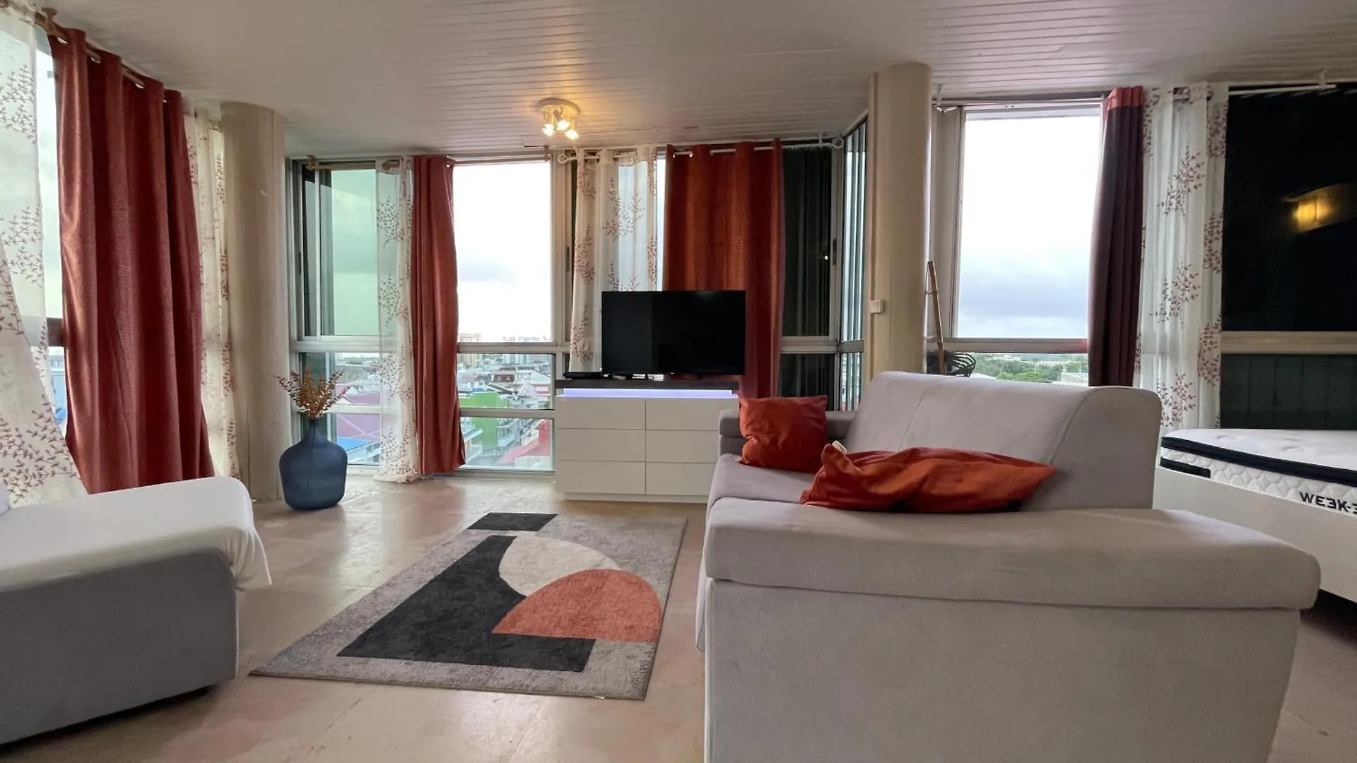 Penthouse Seaside 10 Min Port, Croisiere Et Aeroport Apartment Pointe-a-Pitre