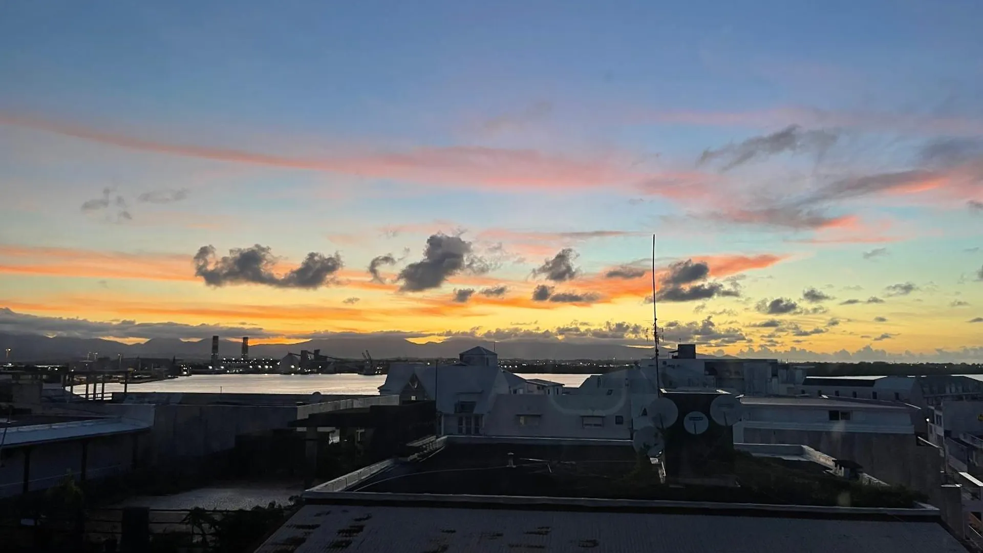 푸앵트아피트르 Penthouse Seaside 10 Min Port, Croisiere Et Aeroport 아파트 과달루프