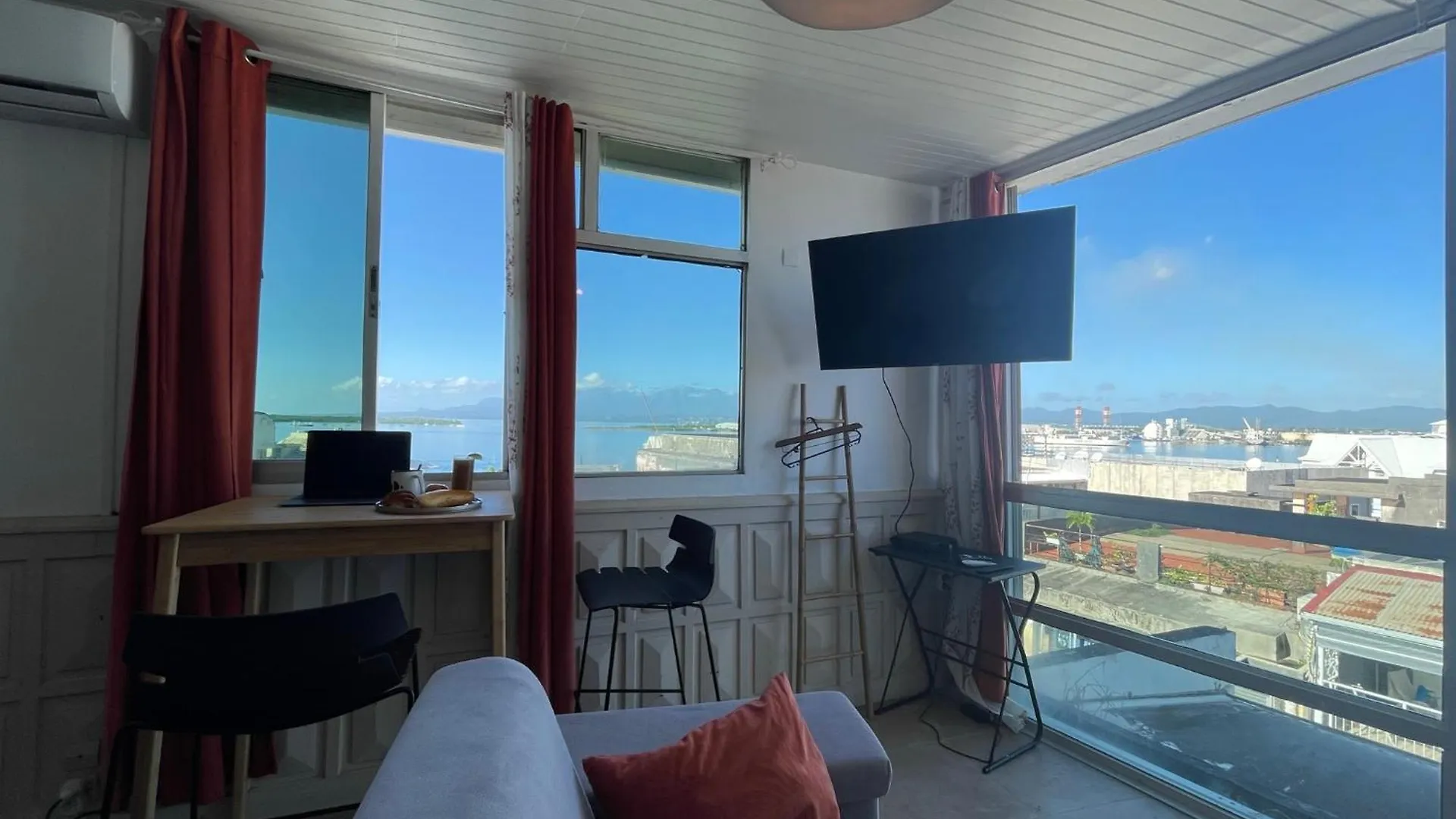 Penthouse Seaside 10 Min Port, Croisiere Et Aeroport Apartment Pointe-a-Pitre  Pointe-a-Pitre (Grande-Terre)