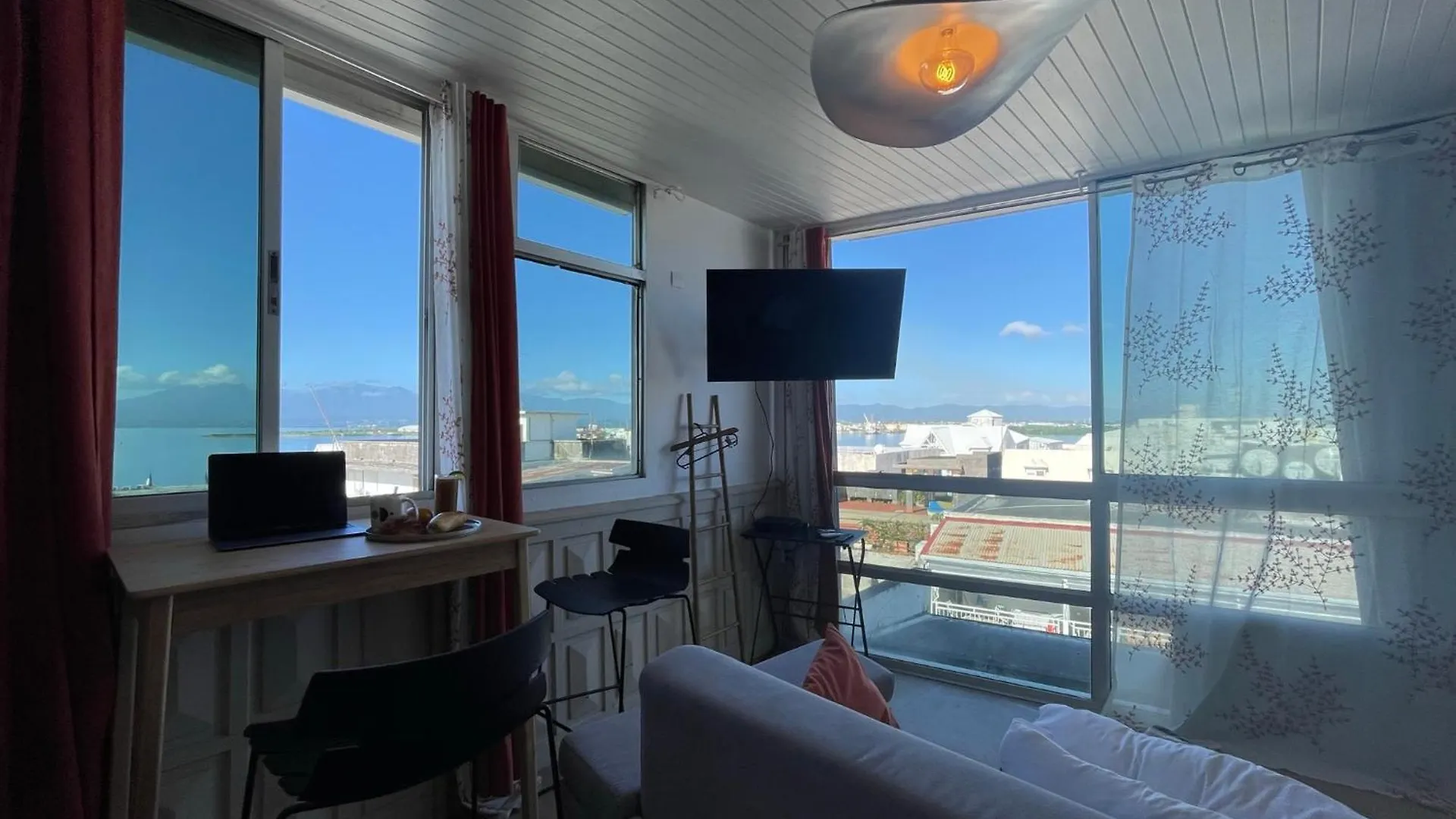 Penthouse Seaside 10 Min Port, Croisiere Et Aeroport Apartment Pointe-a-Pitre